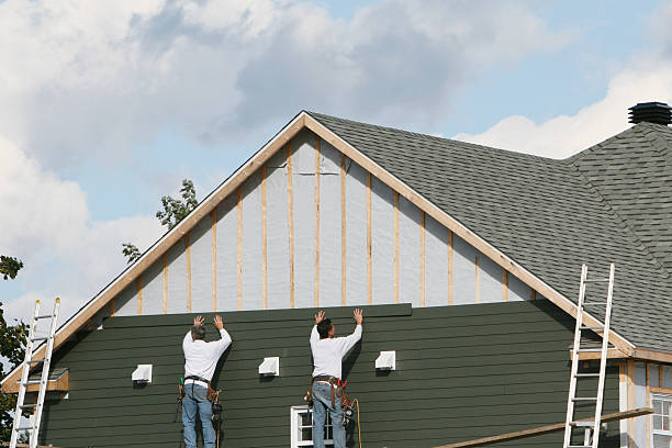 Professional Siding Inspection technician working in Columbus, NJ